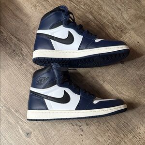Nike Men's Navy and White High-Top Sneakers